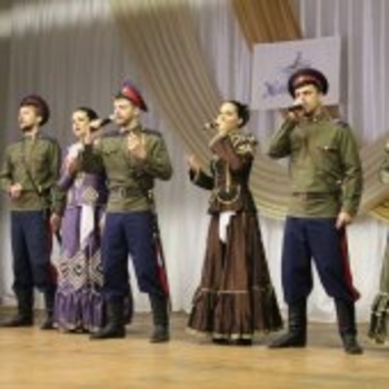 Ансамбль Лазоревый Цветок - Верила, верила, верю (Верила, верила, верю 2003)