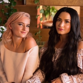 Clean Bandit feat Demi Lovato - Solo