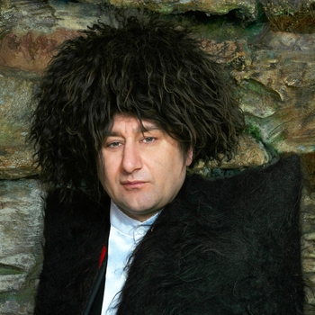 Артист Альберт Тлячев