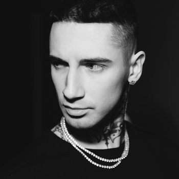 Bumble Beezy - Wus hatneen (BeezyNOVA: Main Effect 2017)