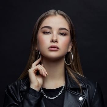 E-An-Na, Alexandra - Lunata