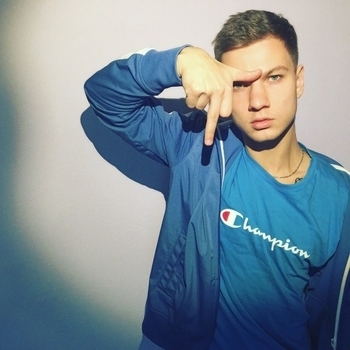 Now Easy - Я летаю там и здесь