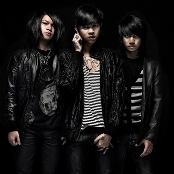 Killing Me Inside - Young Blood (Rebirth: A New Beginning 2015)