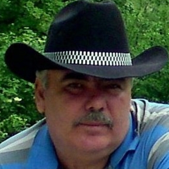 Руслан Ахмадов