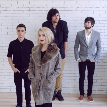 Артист Vivienne Mort