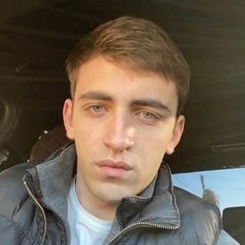 Роберт Катчиев - Под балконом