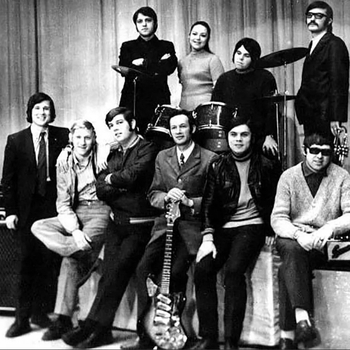 Голубые Гитары - Первый поцелуй