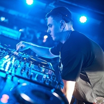 Артист DJ Cosmo