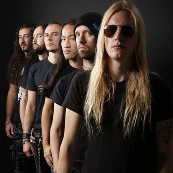 DragonForce - Through The Fire And Flames