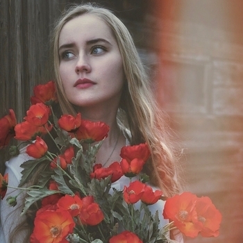 Элли на маковом поле - Обнимай