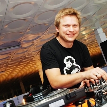 Aidan Lavelle - Body Language