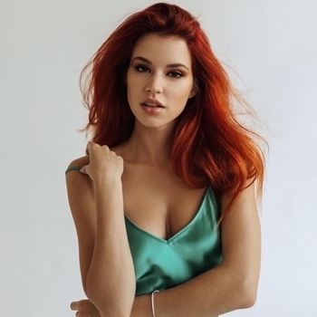 Olya Shelby - Слышишь (Single 2019)