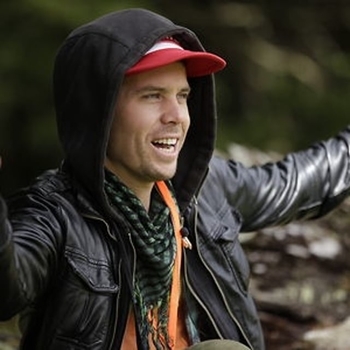 Isaac Chambers feat. Ruby Rose Mulcahy - Extra