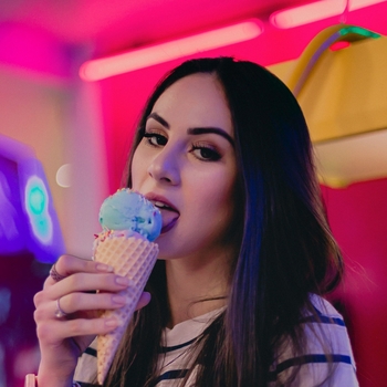 Sleepy Chows - Hot Love