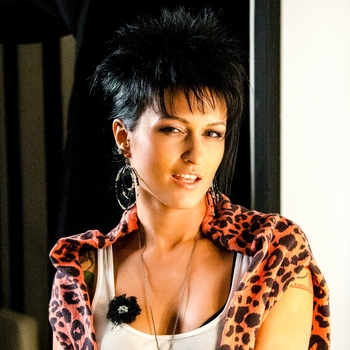 Elya Chavez - 自分の所為だよ