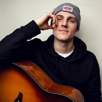 Tom Gregory - Footprints