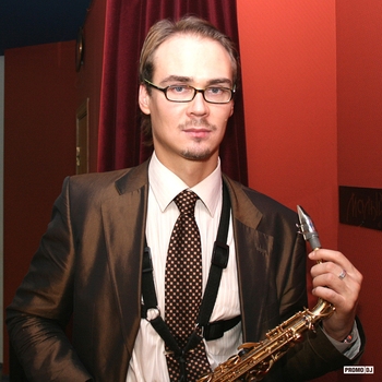 Neonica, Syntheticsax, Catching Sunrises, Deep Mage - Follow