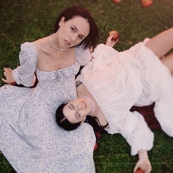 Iowa и Ёлка - Яблоко