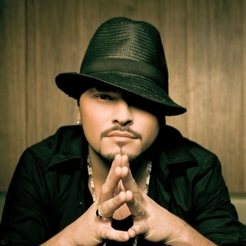 Серёга Feat. Макс Лоренс И Бьянка - Лебединая