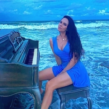 David Aaron Carpenter, Lola Astanova - Song from a Secret Garden