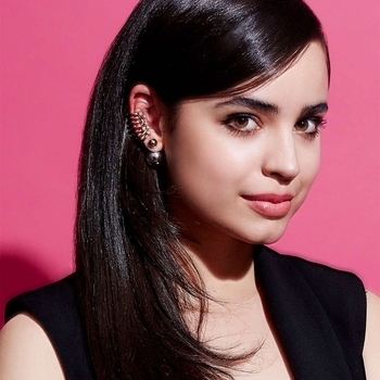 Sofia Carson, Dove Cameron - Space Between (OST из "Наследники 2 / Descendants 2")