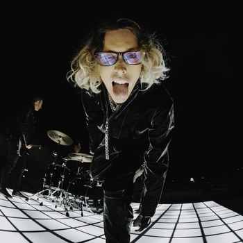 Jeris Johnson feat Ricky Desktop, Chad Kroeger - Damn! (with Chad Kroeger) (Remix)