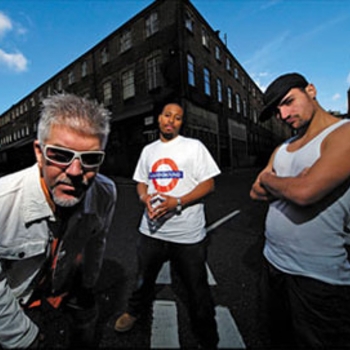 Us3 - Chili Hot (Саундтрек из сериала "Путешественники / Travelers") (Сезон 1)