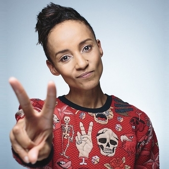 Артист Adele Roberts (Аделе Робертс)