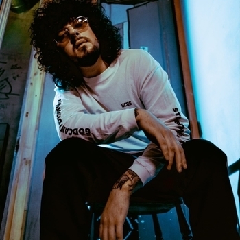 Mark - The beast in love with the devil mantis