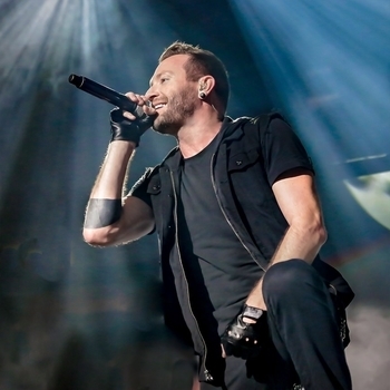 Артист Trevor McNevan