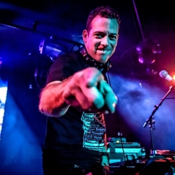 Dj Z-Trip feat Ll Cool J, Chuck D, Travis Barker, Tom Morello - Whaddup (Edited) (Single 2013)