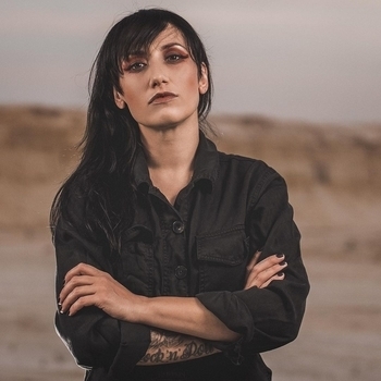 Лусинэ Геворкян and Tracktor Bowling - Твоя (Полгода до весны 2007)