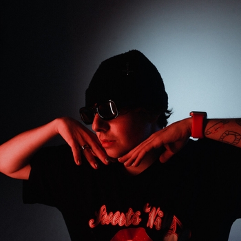 Uniqe, Nkeeei, Artem Shilovets, Люся Чеботина - Давай зажжём