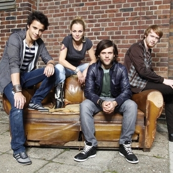 The Green Carpets - Bigger Than Both of Us (feat. Paule)