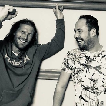 Артист Apple & Stone