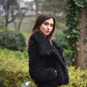 Aleyna Solaker and Linet - Vay (Kırgın Сiсekler) (2018)