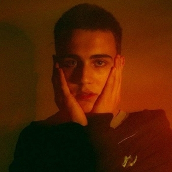 Merlin White - The loneliest (Intro) (Фотокарточки 2022)