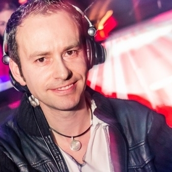 Артист DJ Fire