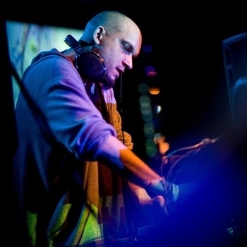 Артист Aes Dana