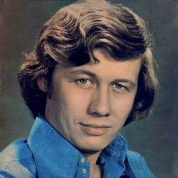 Esin Engin - Главная тема