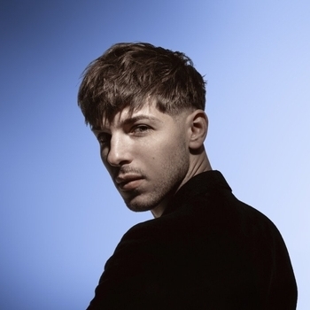 Лиза Лукашина, Александр Эгромжан feat. Syntheticsax - Точки, многоточия