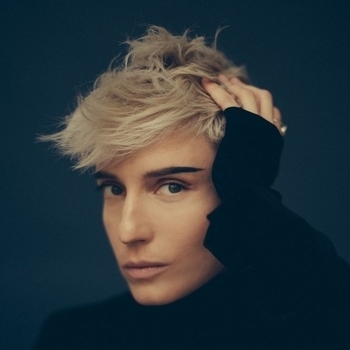 Артист Jeanne Added