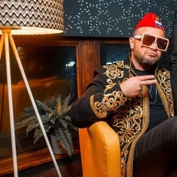 А.Ростов и гр.У.Е. - Новый Год V2 (2011/2012)-(NewZhilla-Radio RMX)