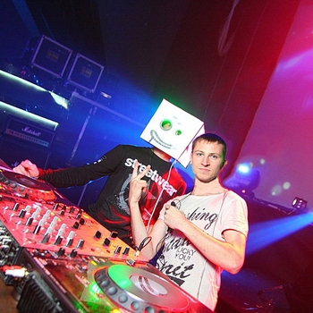 Freaky Djs and Adai, XIX - About Me