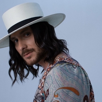 Brant feat Kostya Bravo - Целуй (2025)