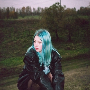 Луни Ана - Give It 2 Me