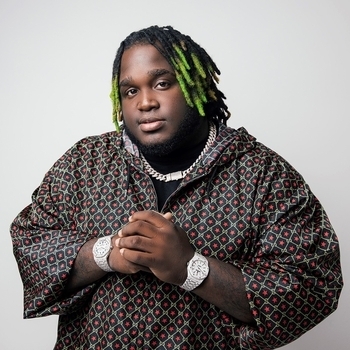 Sech and Manuel Turizo - Tiene Novio