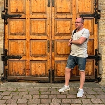 Артист Anton Melody