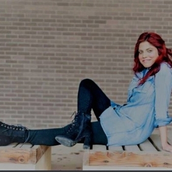 Артист Deviana Sharon S