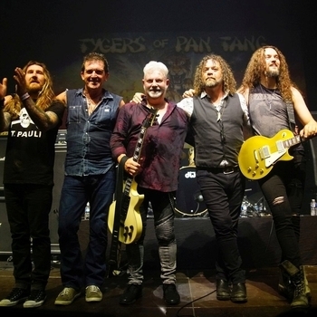 Tygers of Pan Tang - Raised On Rock